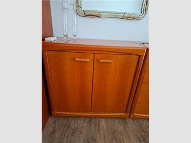 Abbildung: Schlafzimmer Beistellmöbel und Nachtschrank
