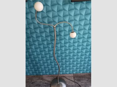 Abbildung: Stehlampe, silbrig