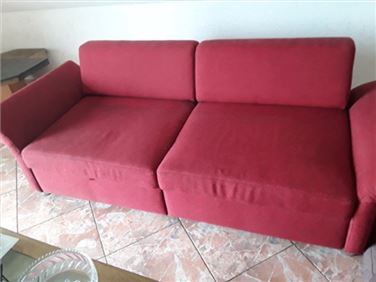 Abbildung: Tausche Schlafcouch mit Kissen 